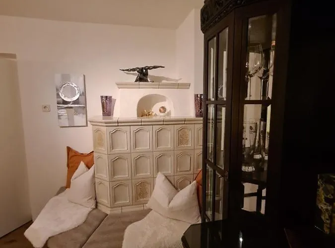 胡伯公寓酒店 *