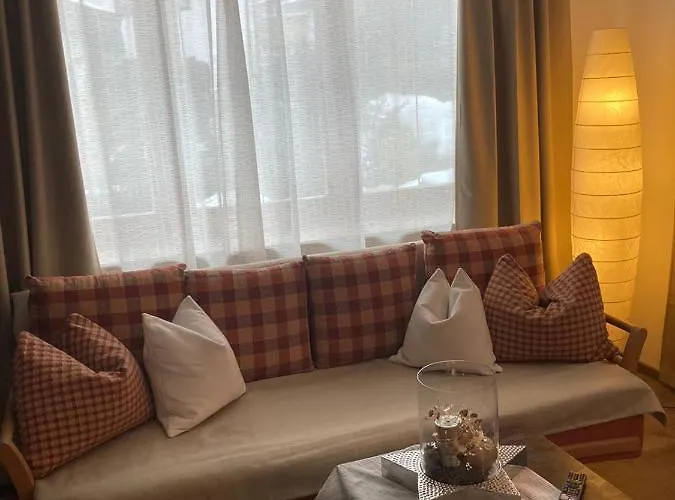 胡伯公寓酒店 *